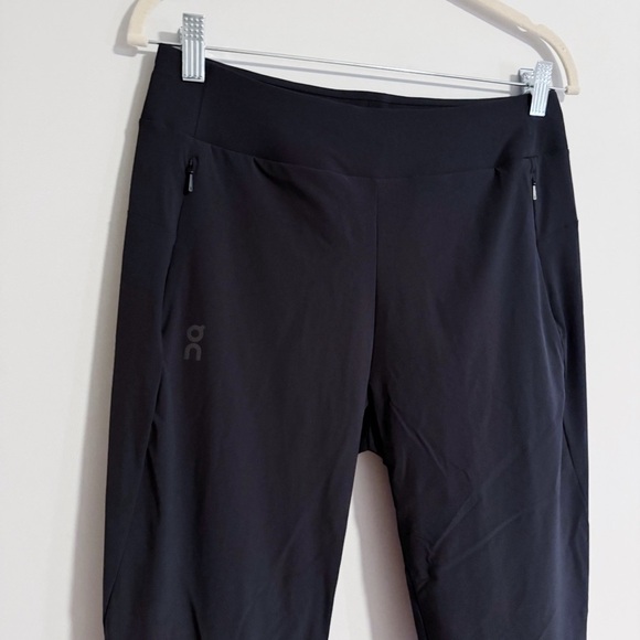 On Running - Black Lightweight Pants - Picture 5 of 7